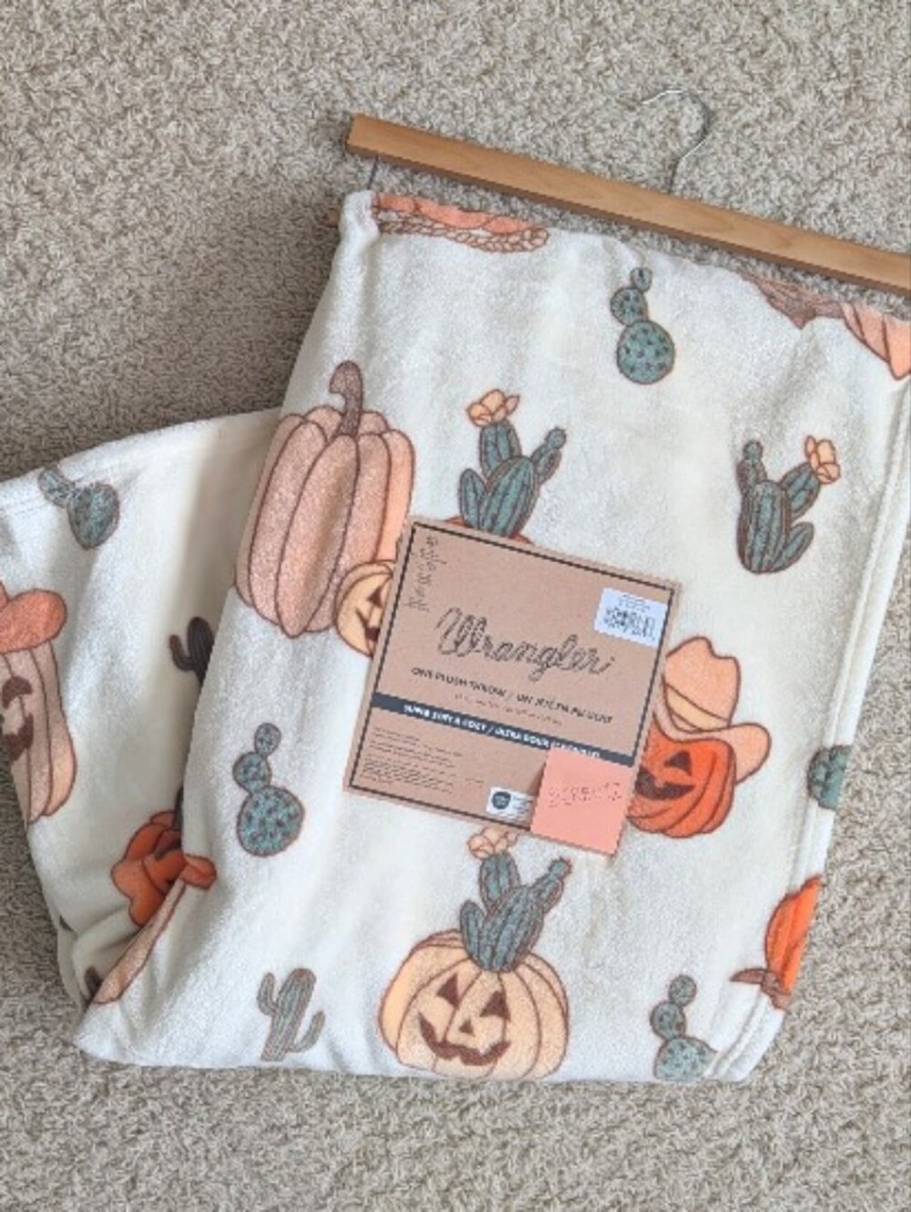 Wrangler Western Desert Theme Cactus Design Oversized Fall Plush Throw Blanket🌵
